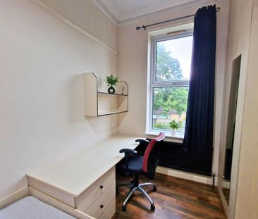 1 bedroom in a flat share to rent - Photo 5