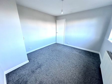 Prenton Village Road, Prenton - Photo 5