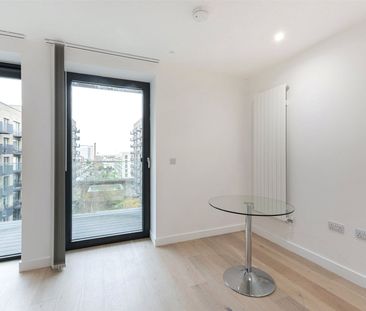 Regalia Close, Silvertown, London, E16 flat to rent - Photo 1