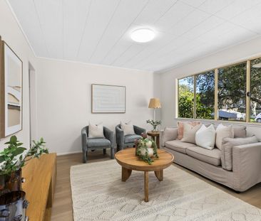Fully renovated 4-bedroom cottage in quiet Zillmere street - Photo 1