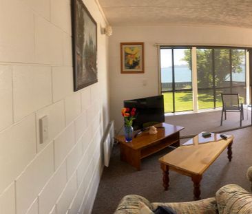Absolute Waterfront 1 Bdrm Furnished Welcome Bay - Photo 4