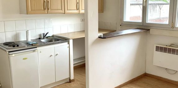 Location Appartement 1 pièces 20 m2 à Saint-Quentin - Photo 2