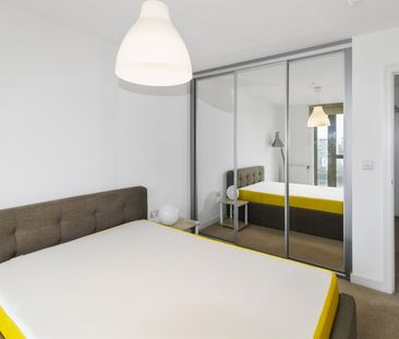 Apartment to Rent: Waterside Heights, Booth Road, E16 - Photo 3