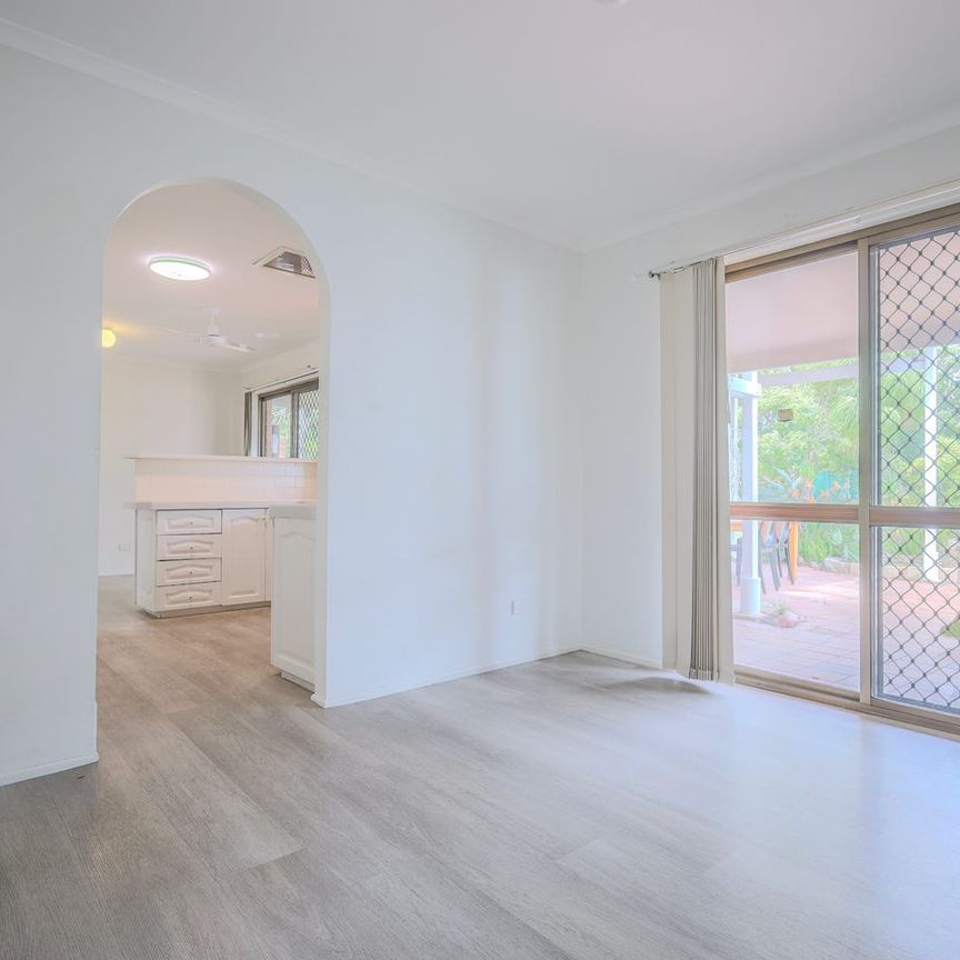 Spacious Family Home + Self-Contained Granny Flat in Prime Shailer Park Location - Photo 1