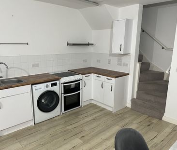 1 Bed Semi-Detached House, Truscott House, IG11 - Photo 1