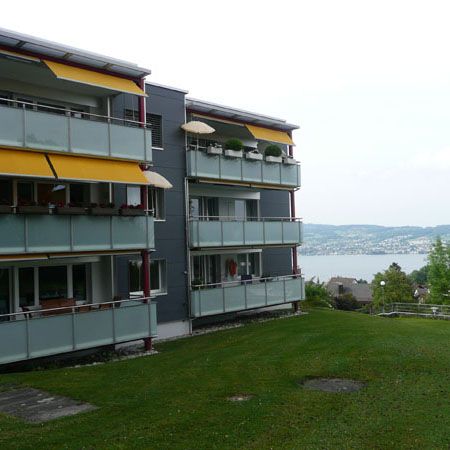 Wohnung mit 2 Balkonen - mit Blick auf den Zürichsee - Photo 1