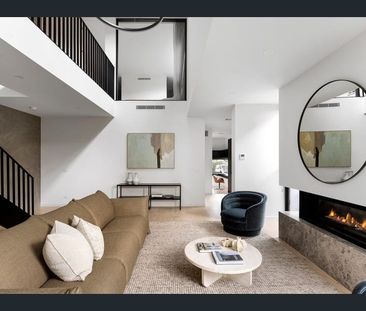 STUNNING FAMILY HOME BY THE BAY - Photo 4