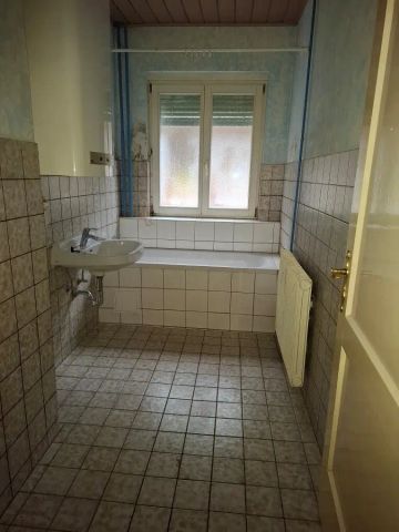 NEU - Unmöblierte 3-Zimmer-Altbauwohnung im Halbstock in Thörl nahe Kapfenberg zu mieten ! - Photo 4