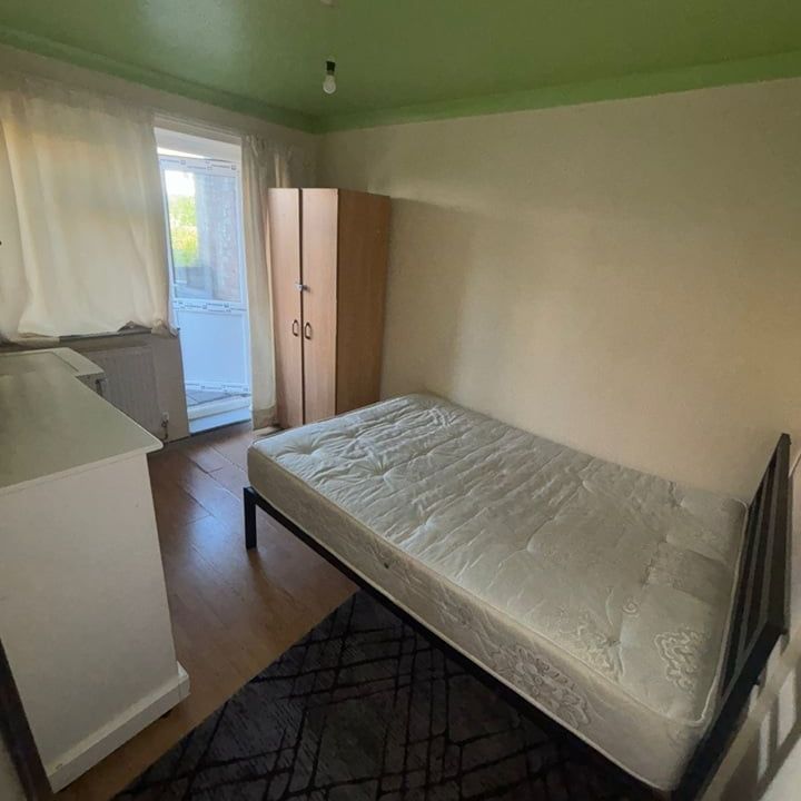 Room in a Shared Flat, St Hugh's Rd, SE20 - Photo 1