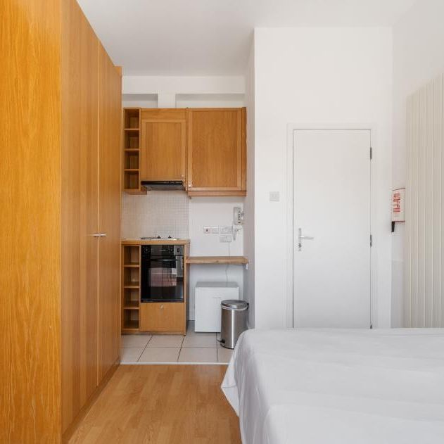 Semi-studio to rent - Photo 1