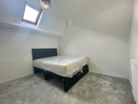 1 bedroom in a flat share to rent - Photo 5