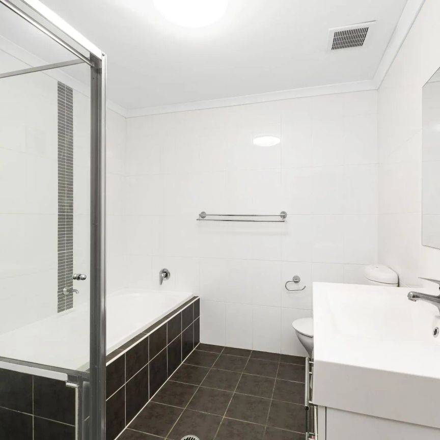 Townhouse Style Living - Photo 1