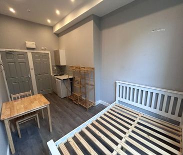 Studio Flat, Amhurst Road, E8 - Photo 1