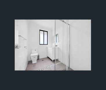 Renovated 3 Bedroom Home - Photo 3