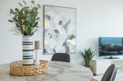 Popular Metro Spire North East Two-bedroom - Luxury & Convenience - Photo 2