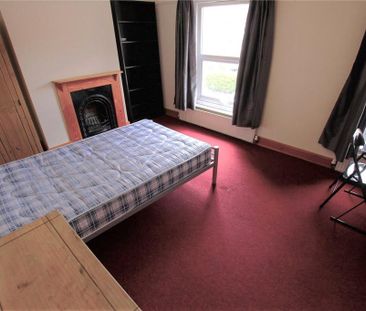 4 bedroom terraced house to rent - Photo 4