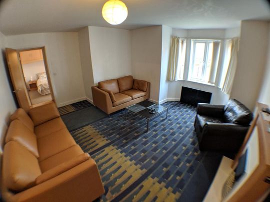 2 bedroom flat to rent - Photo 1