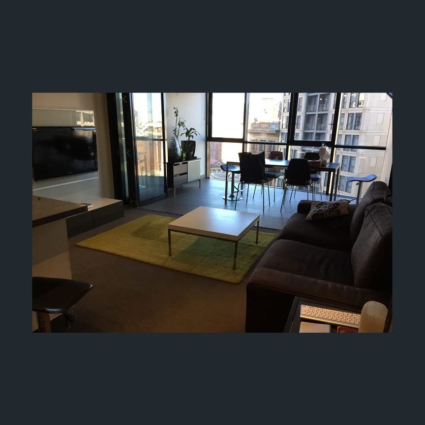 Generously Large One Bedroom +Study Apartment In the Heart of City - Photo 1