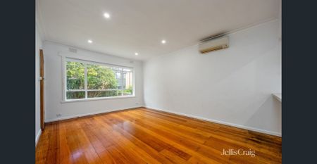 Two Bedroom Residence in Central Brunswick West location! - Photo 4
