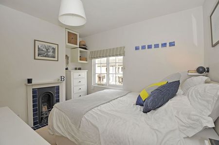 Kings Road, Godalming - 2 bedrooms Property for lettings - Seymours - Photo 5