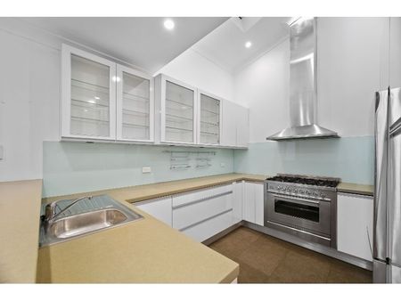 Tightly Held Family Home - Photo 3