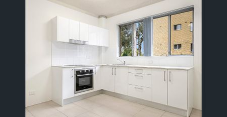 Stylish 1-Bedroom Unit - Photo 5