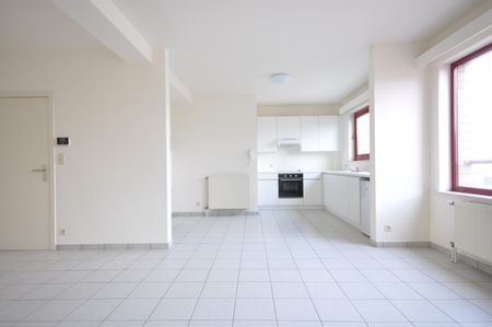 Instapklaar appartement langsheen invalsweg naar Ronse - Photo 3