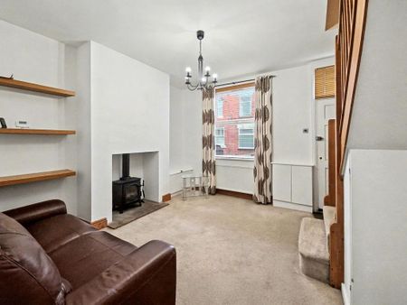 2 bedroom terraced house to rent - Photo 4
