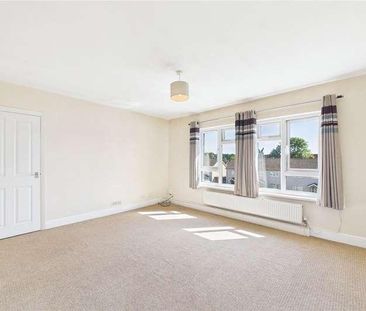 Dempsey Houses, The Meadway, Tilehurst, Reading, Berkshire, RG30 - Photo 2