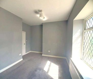 Hawthorne Terrace, Crosland Moor, Huddersfield, HD4 - Photo 2