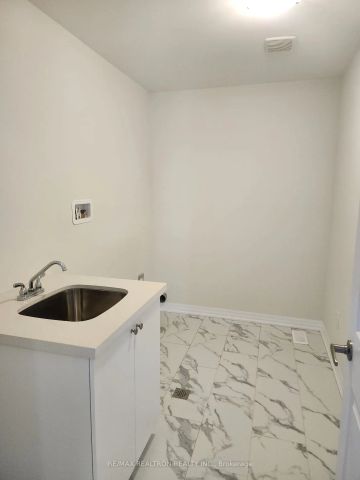 Detached Home For Lease | E9056430 - Photo 4