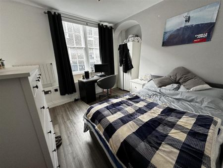 4 bedroom apartment to rent - Photo 2