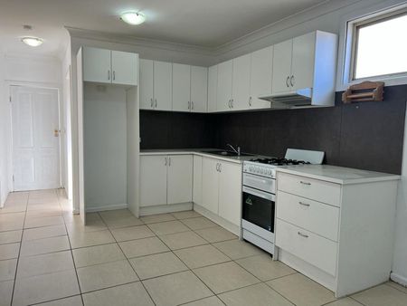3 Bedroom Granny Flat - Photo 3