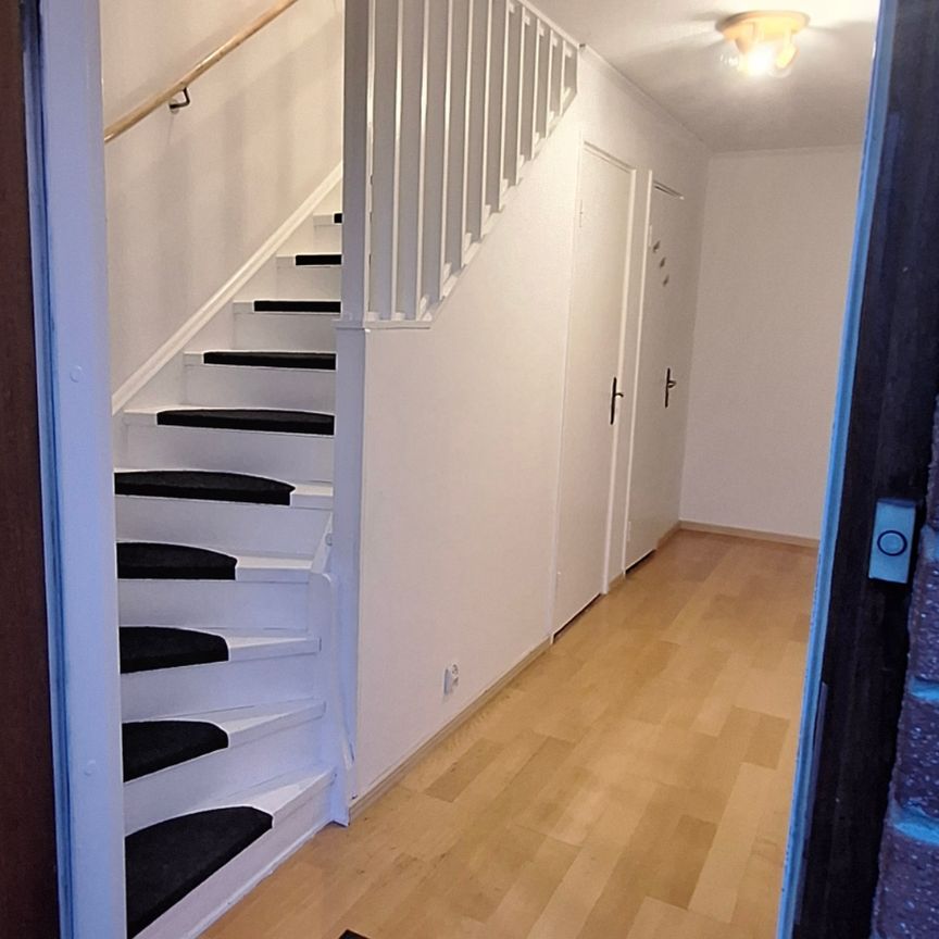 Dalhagavägen, Södertälje - Photo 1