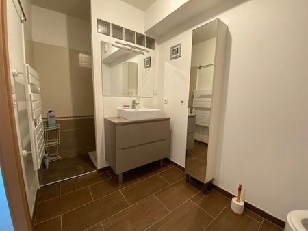 Location Appartement 3 pièces 72m² LA ROCHELLE 17000 - Photo 4