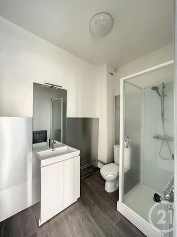 Location Appartement 1 pièce 41m² RIOM 63200 - Photo 3