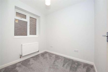 Mallards Way, Downswood, Maidstone, ME15 - Photo 2