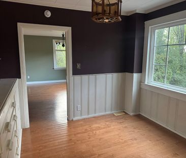 Large Upper Home - Photo 4