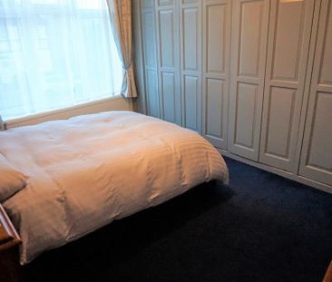 3 bedroom end of terrace house to rent - Photo 5