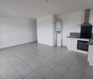 Location appartement 3 pièces - 61m² à L'isle-d'abeau (38080) - Photo 2