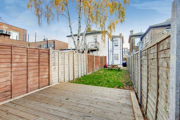 2 bedroom flat to rent - Photo 1