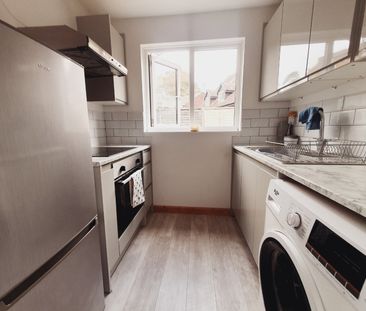 1 bedroom semi-detached house to rent - Photo 3