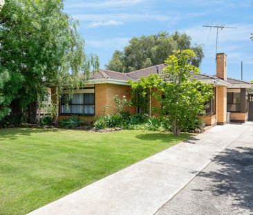 Comfort & Convenience in a Prime Newcomb Location - Photo 3