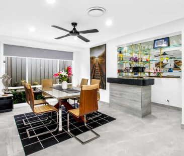 SPACIOUS LIVING WITH SWIMMING POOL - Photo 4