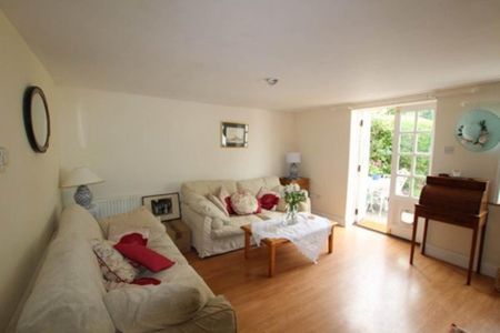 2 bedroom cottage to rent - Photo 2