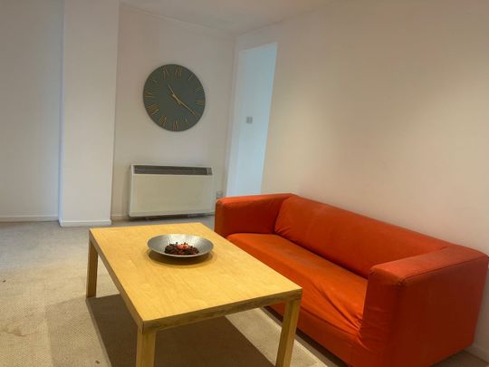 1 Bed Flat, William Street, RG1 - Photo 1