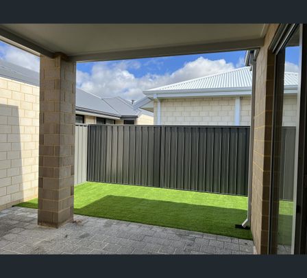 10 Fairywren Way, East Cannington, WA 6107 - Photo 1