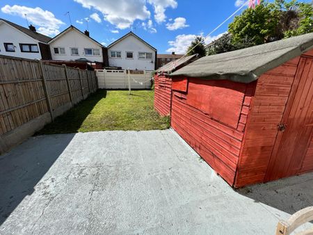 3 bedroom terraced house to rent - Photo 3