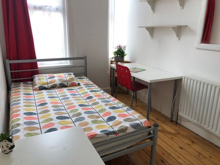 6 Bed Terraced House, Henry Road, NG7 - Photo 5