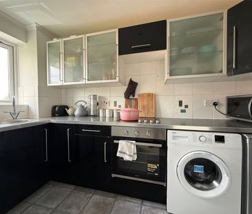 Ascot Court, Aldershot, Hampshire, GU11 - Photo 1